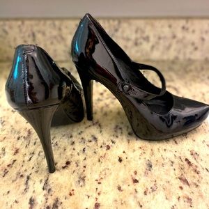 Beautiful size 6.5 ALDO black, sleek stilettos